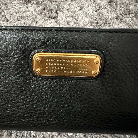 Marc Jacob’s Leather Wallet - Picture 2 of 4